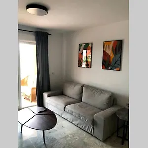 Cozy 2 Bedroom Apartment. Parking Included. Apartamento Fuengirola